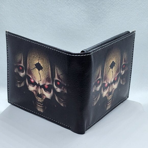 Brand New   3 Skulls Heads with Red Eyes  Wallet - Picture 3 of 4